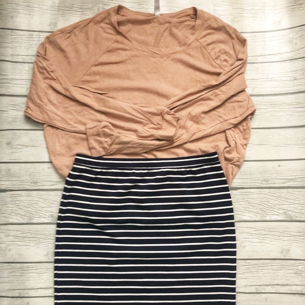 GAP pencil skirt navy/white striped -size small